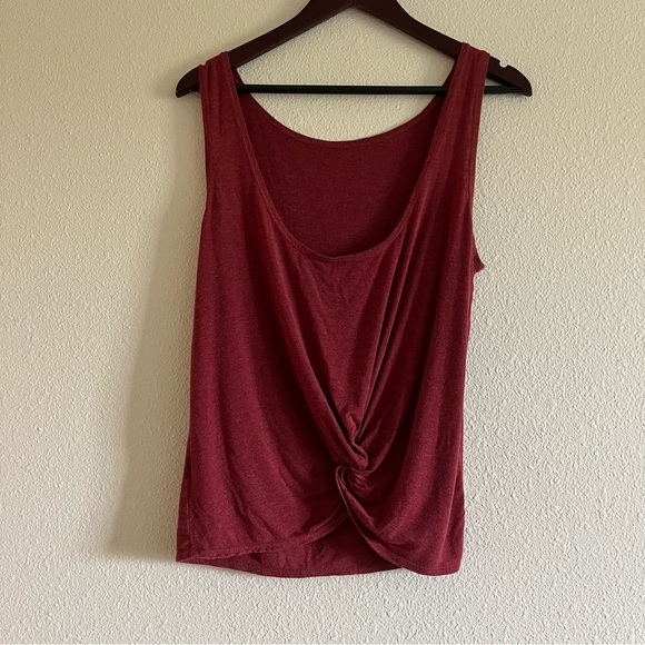 Zyia Red / Burgundy / Maroon Swirl Low Tie Back Athletic Workout Tank in Small - Picture 9 of 13